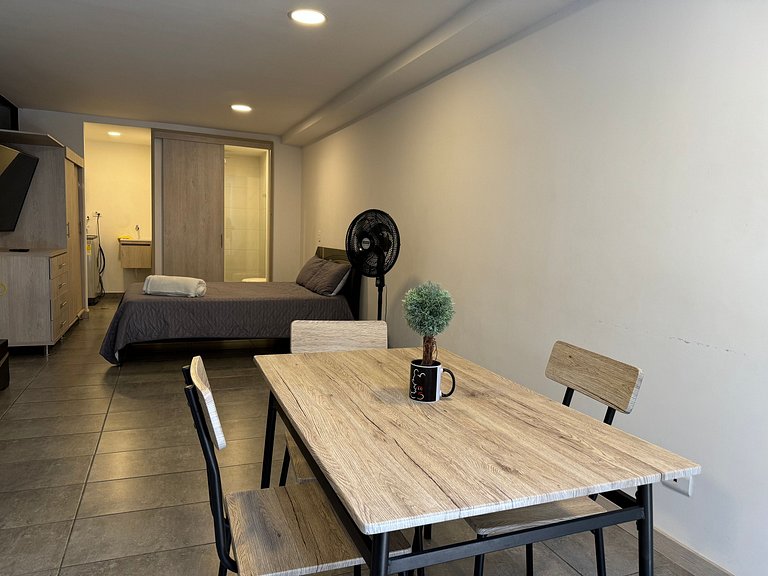 Condo centrico/ cama Queen/ Wi-Fi