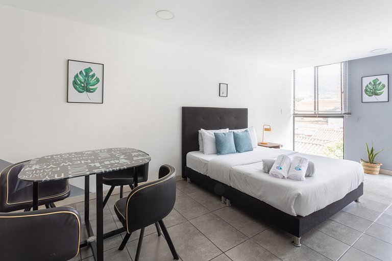 En el centro de Medellin / dos cuadras del Tranvía