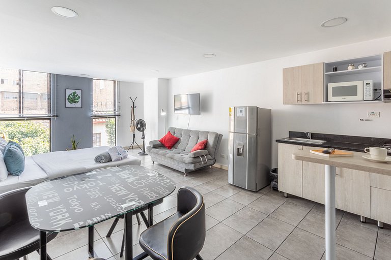 En el centro de Medellin / dos cuadras del Tranvía