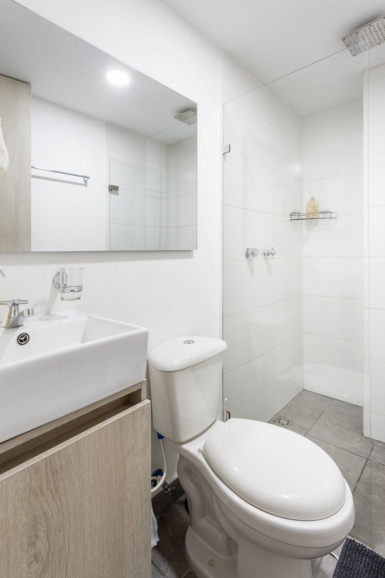 En el centro de Medellin / dos cuadras del Tranvía