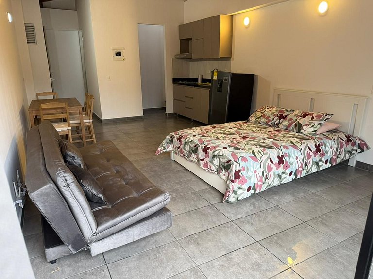 Loft con balcón en el centro de Medellin