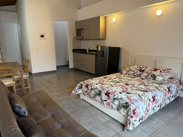 Loft con balcón en el centro de Medellin