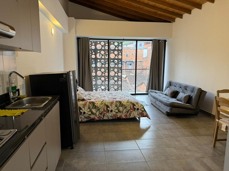 Loft con balcón en el centro de Medellin
