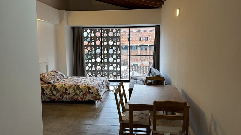 Loft con balcón en el centro de Medellin
