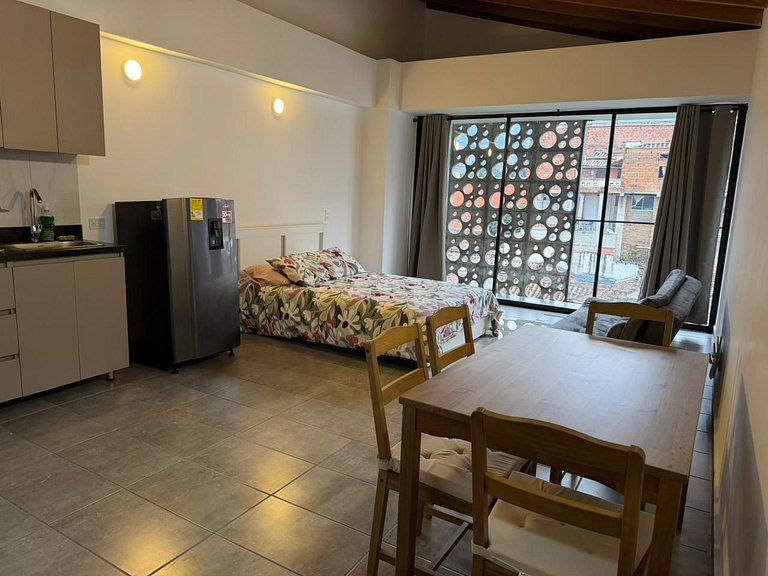Loft con balcón en el centro de Medellin