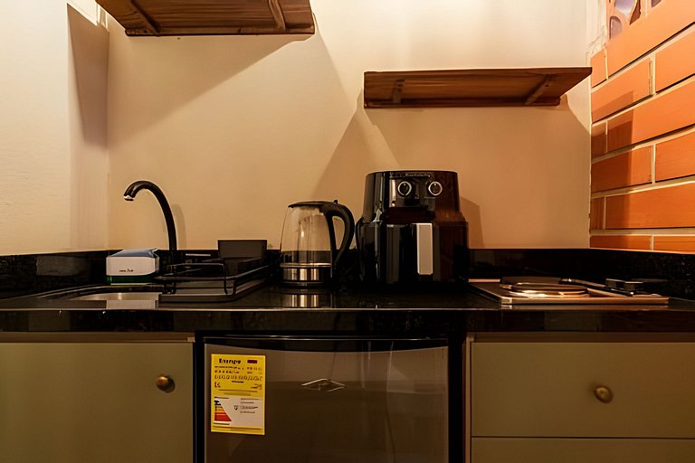 Cómoda suite colonial entre helechos y pinos