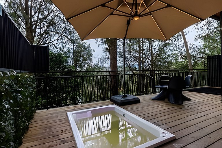 Cabaña elevada en el bosque | Jacuzzi | Represa