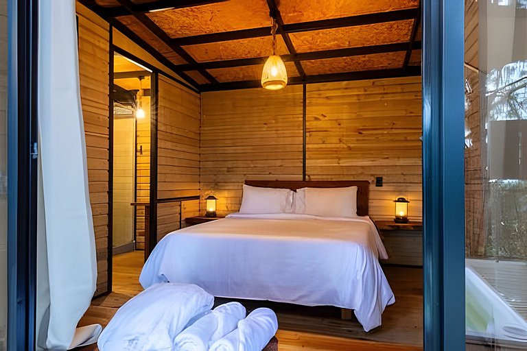 Cabaña elevada en el bosque | Jacuzzi | Represa