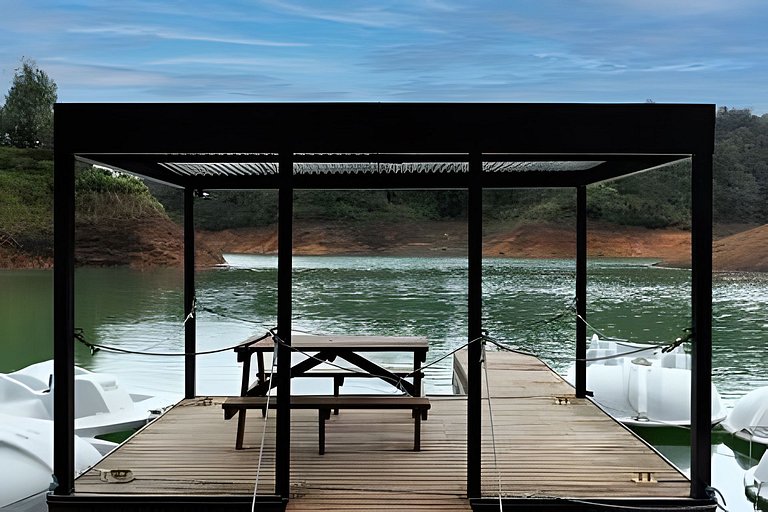Cabaña elevada en el bosque | Jacuzzi | Represa