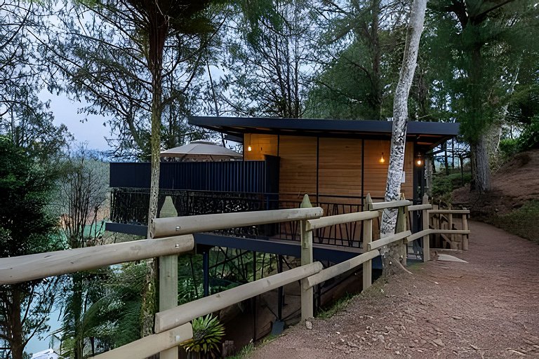 Cabaña elevada en el bosque | Jacuzzi | Represa