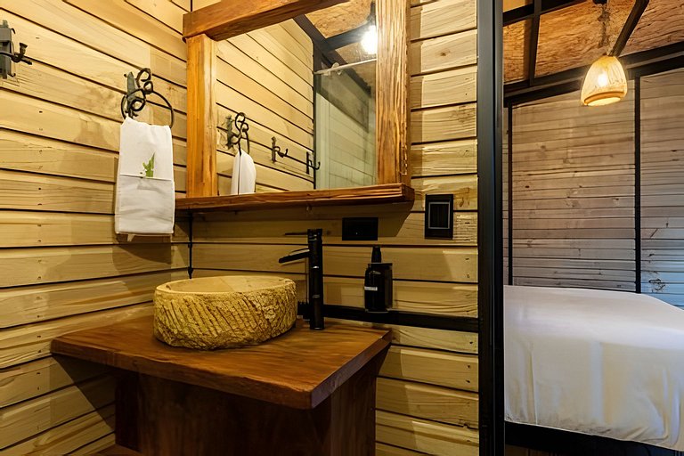 Cabaña elevada en el bosque | Jacuzzi | Represa