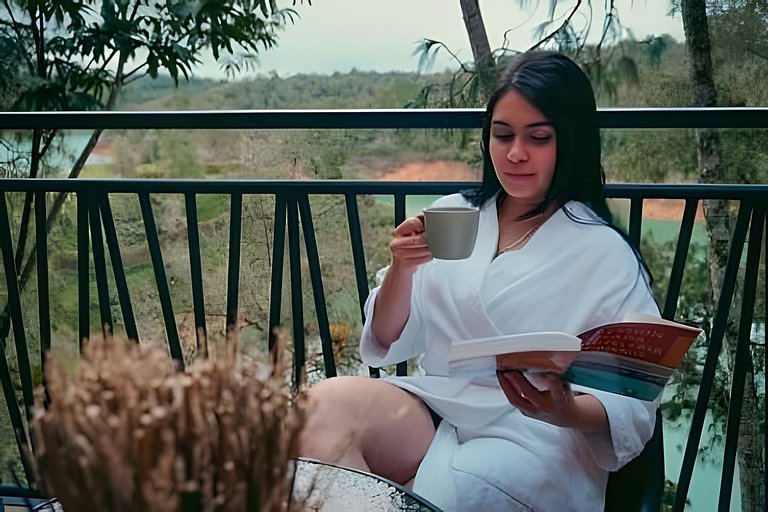 Cabaña elevada en el bosque | Jacuzzi | Represa