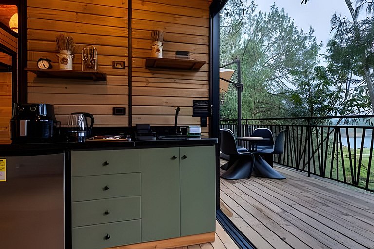 Cabaña en el bosque con jacuzzi y vista al embalse