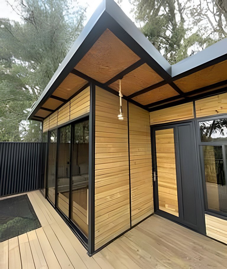 Cabaña en el bosque con jacuzzi y vista al embalse