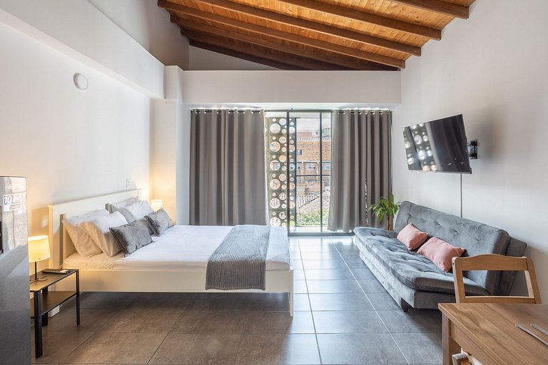 Loft con balcón en el centro de Medellin