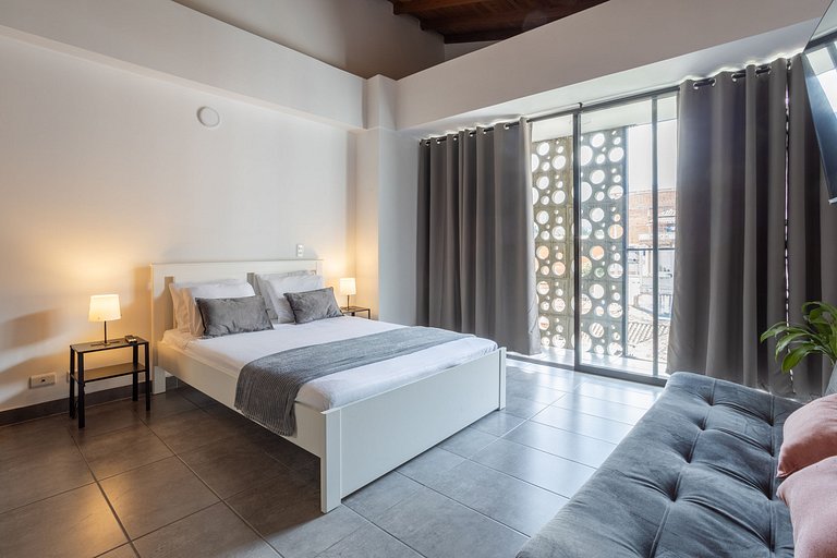 Loft con balcón en el centro de Medellin