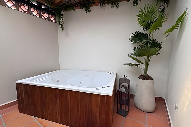 Luxury loft with jacuzzi and Smart TV