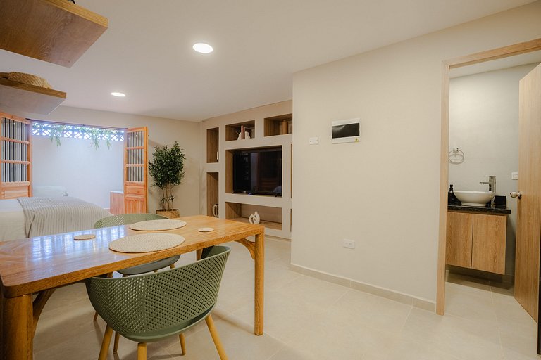 Luxury loft with jacuzzi and Smart TV